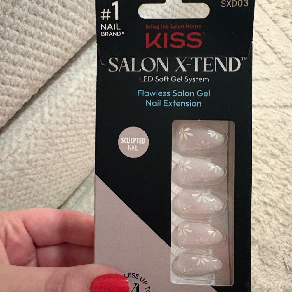 KISS Salon X-Tend LED Soft Gel System - daisies